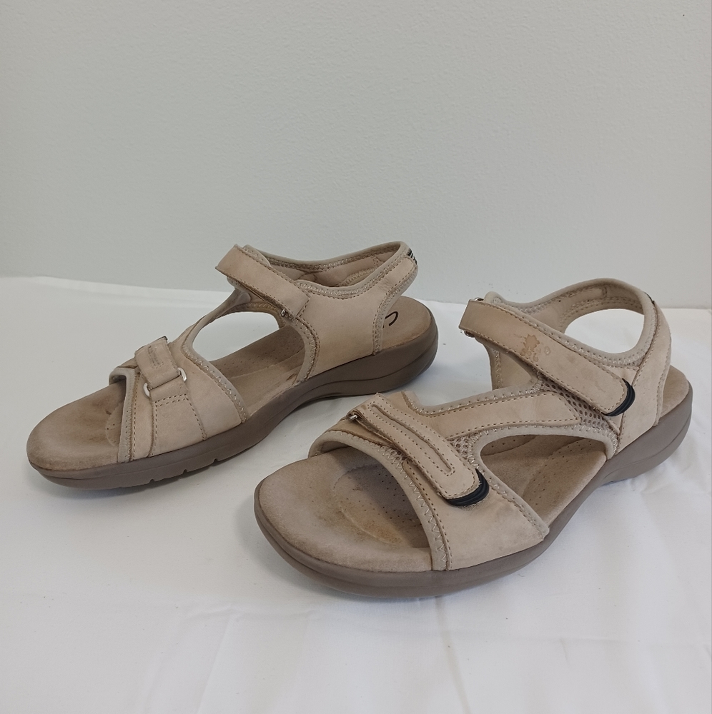 Clarks saylie  Jade adjustable leather sandals  sand hook & loop 2 strap size 10